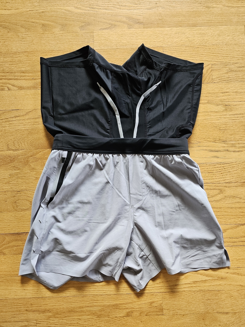 Ten Thousand Interval Shorts Medium 5" - Picture 7 of 8